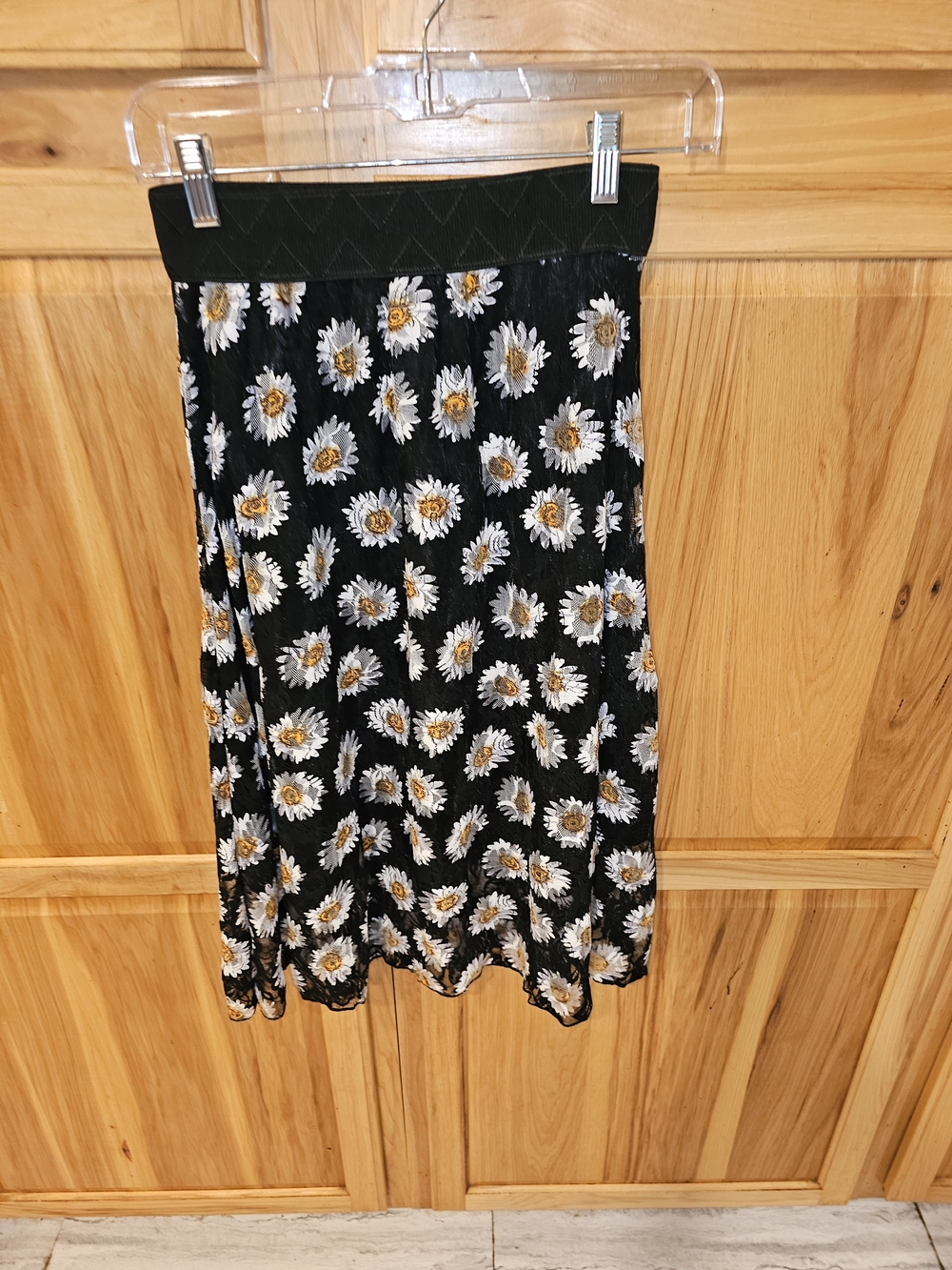 LuLaRoe Black Midi Skirt with White and Yellow Daisy Print